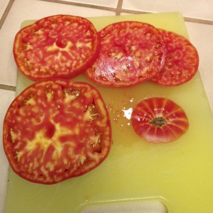 Pineapple tomato slices